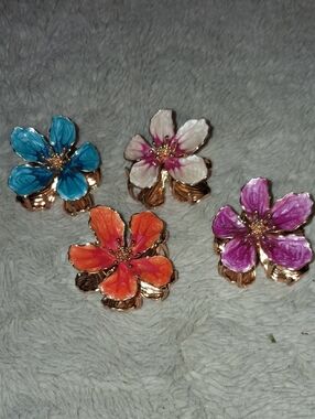 "Vintage-Style Enameled Flower Metal Claw Clips" - Pink, Blue, Orange, White Set